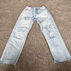 American Eagle Outfitters Light Wash Distressed Mom Jeans